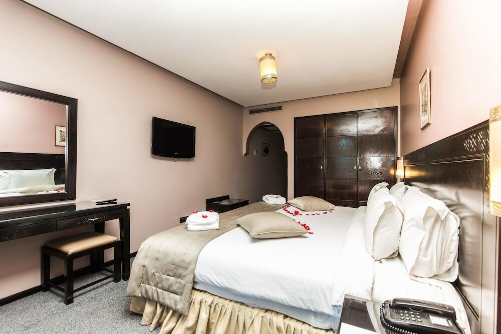 Фото Almas Hotel