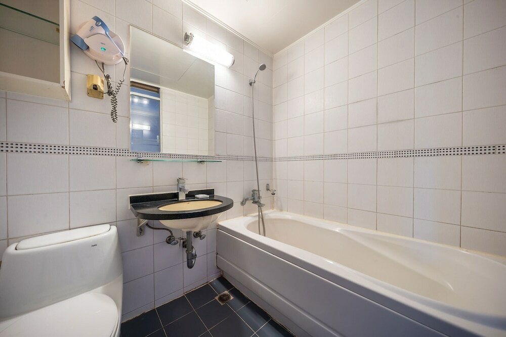 Фото Ansan Seowon Tourist Hotel