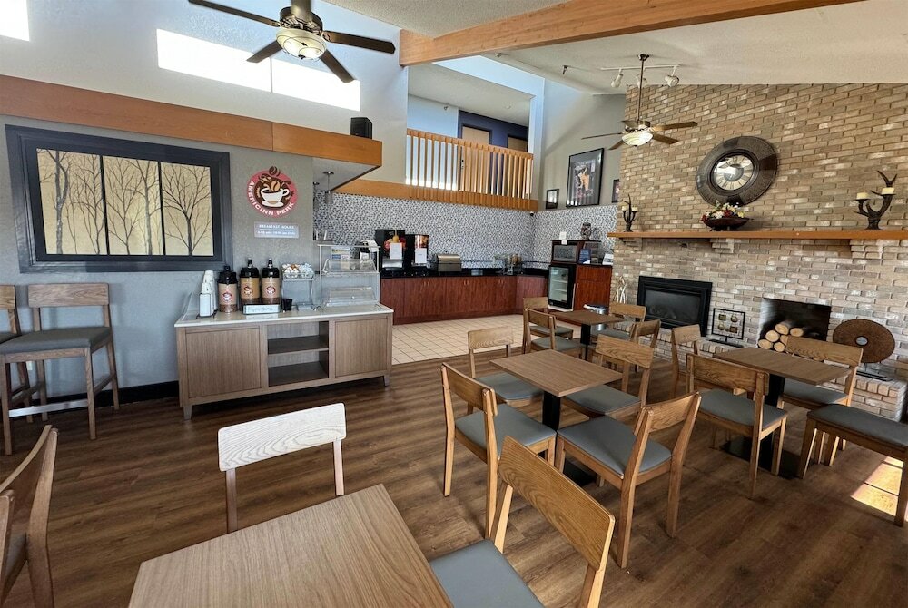 Фото AmericInn by Wyndham Albert Lea