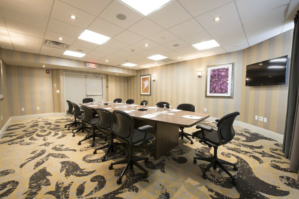 Фото Crowne Plaza Saddle Brook, an Ihg Hotel