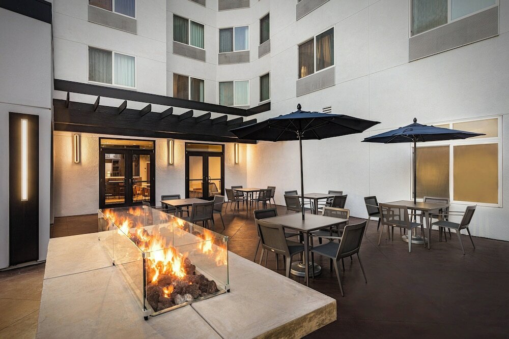 Фото Courtyard Anaheim Resort/Convention Center