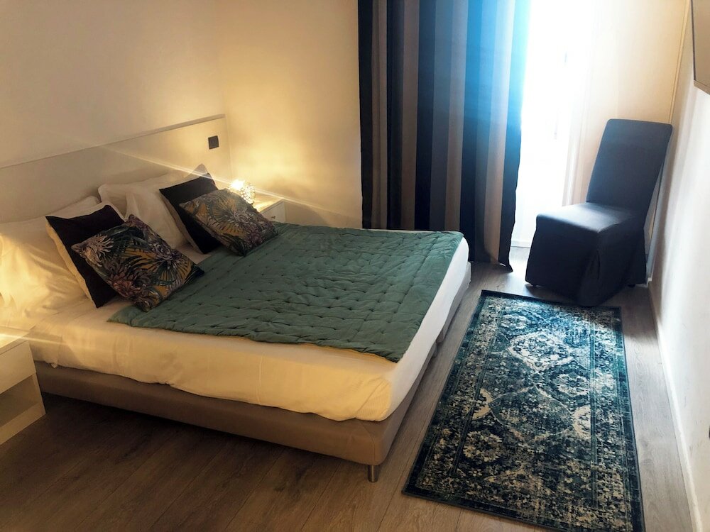 Фото Giuturna Boutique Hotel