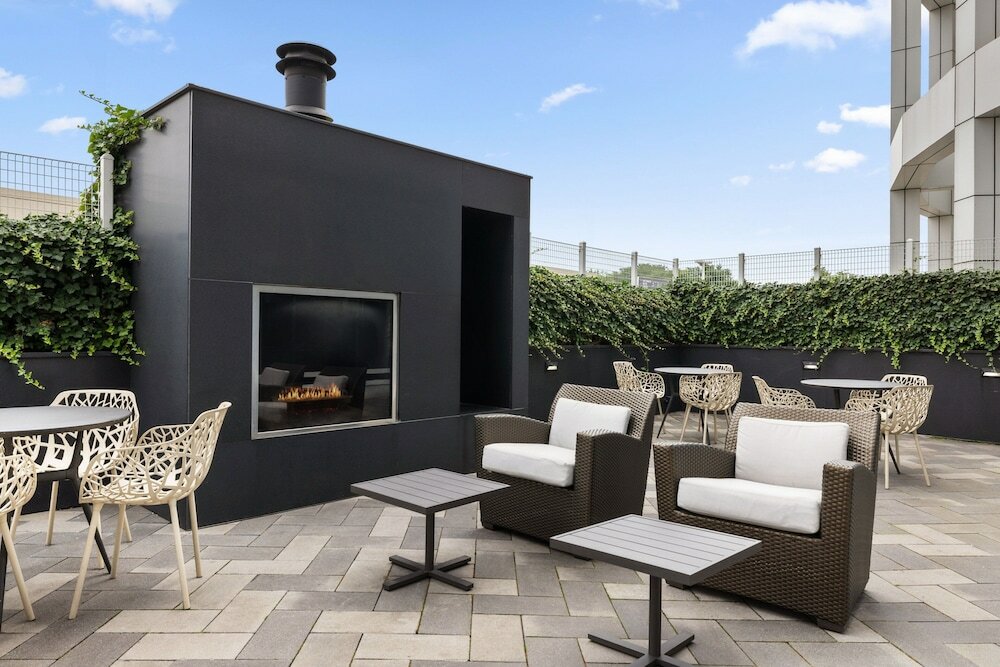 Фото Residence Inn New York The Bronx At Metro Center Atrium