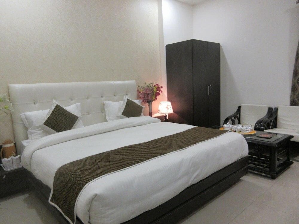 Фото Hotel Riya Palace