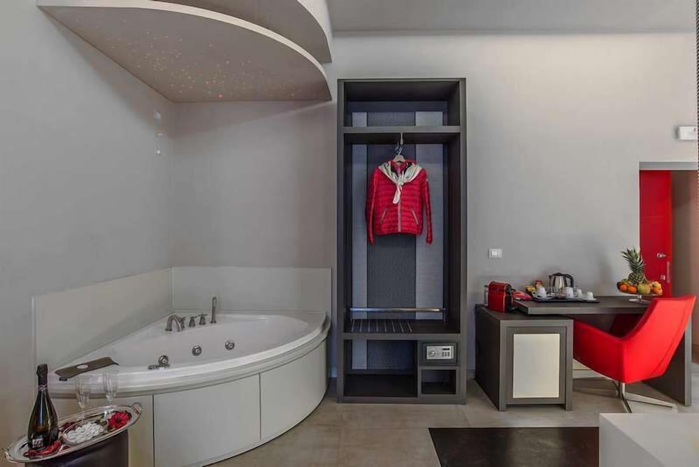 Фото VIA Veneto Prestige Rooms