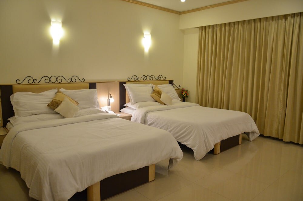 Фото Garden Hotel