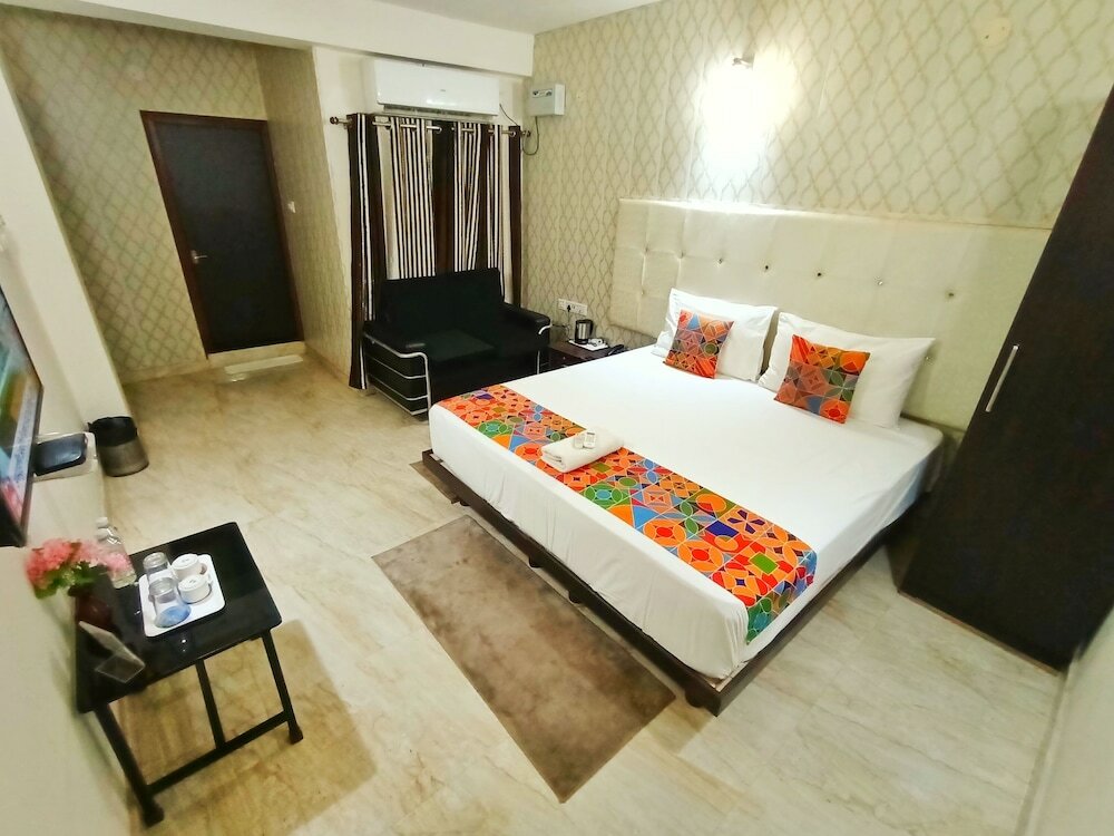 Фото Отель Yash Residency Assi Ghat