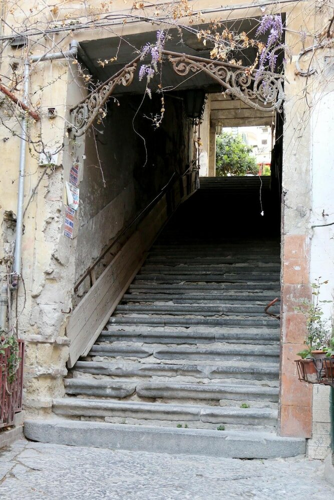 Фото B&b Napoli La scalinata di Chiaia