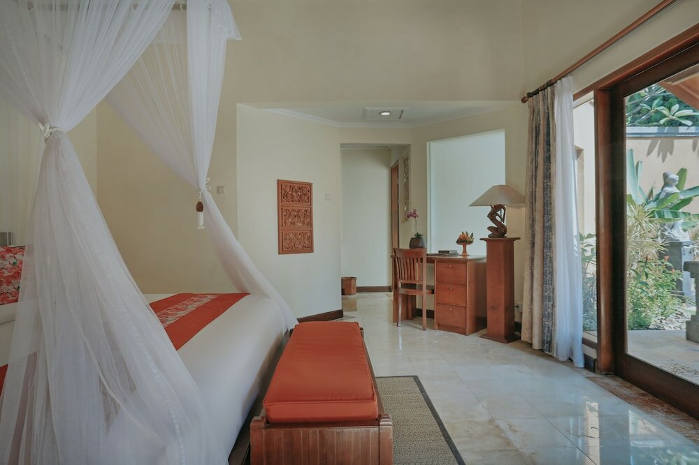 Фото Parigata Villas Resort