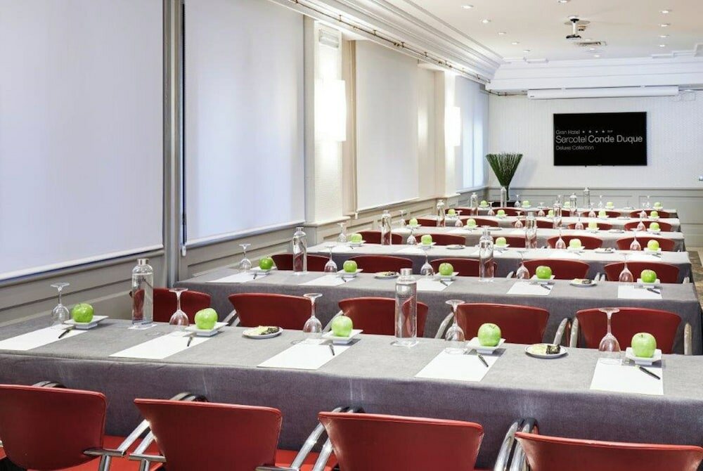 Фото Отель Sercotel Gran Hotel Conde Duque