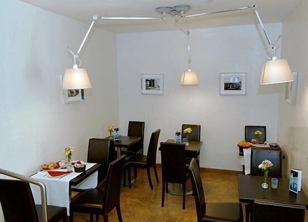 Фото Ucciardhome Hotel