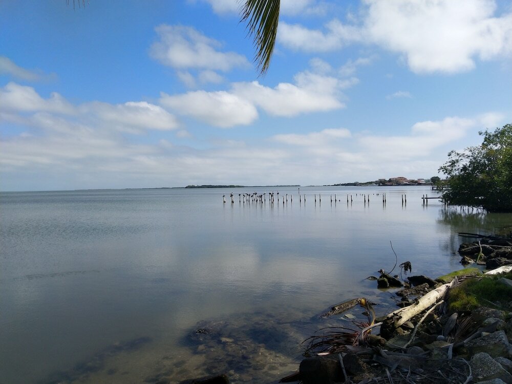 Фото The Red Hut Inn