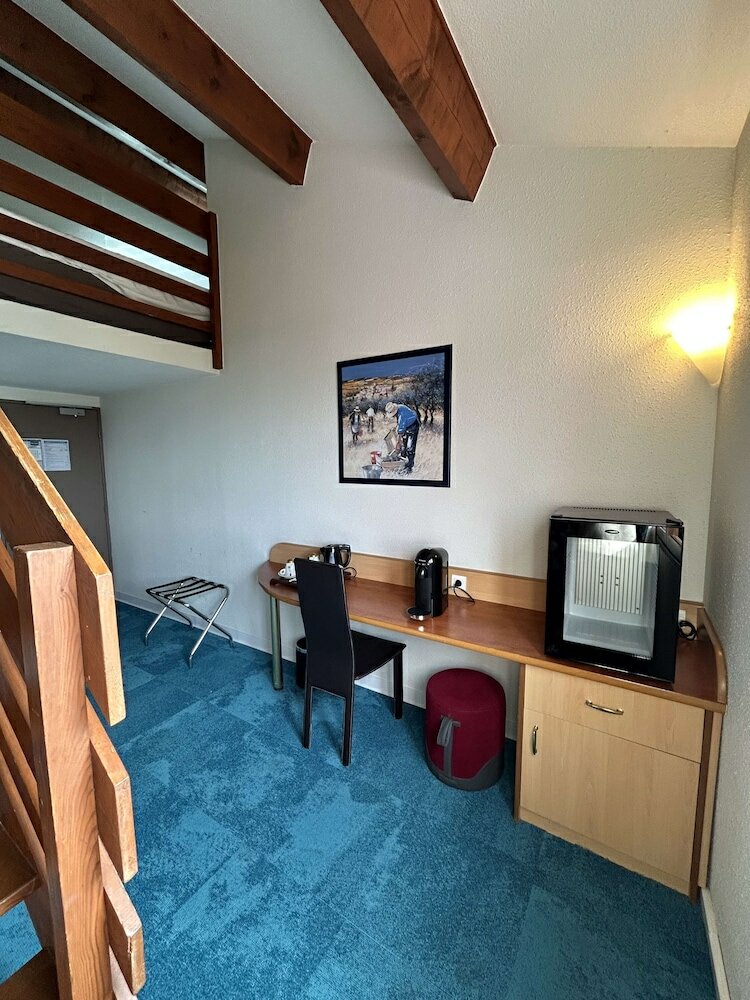 Фото Kyriad Montpellier Aeroport Gare Tgv Sud de France