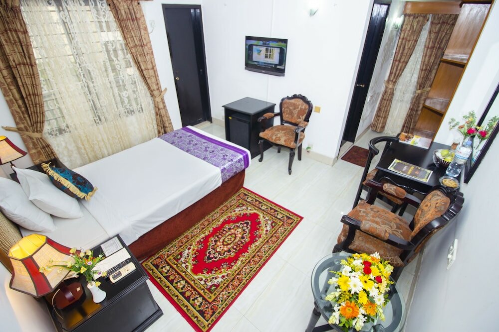 Фото Hotel Lake Breeze