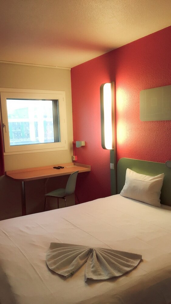 Фото ibis budget Tours Centre Gare