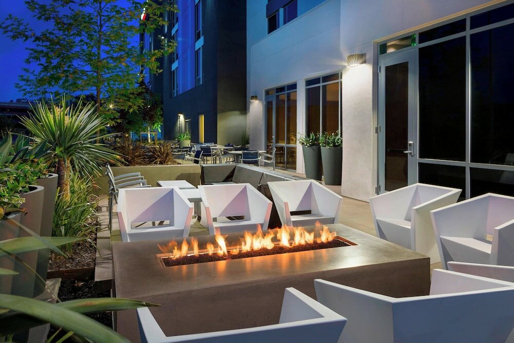 Фото Springhill Suites San Diego Mission Valley