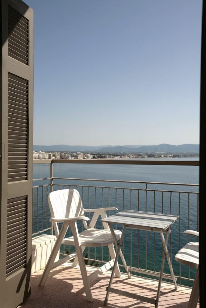 Фото Hotel Theoxenia Loutraki