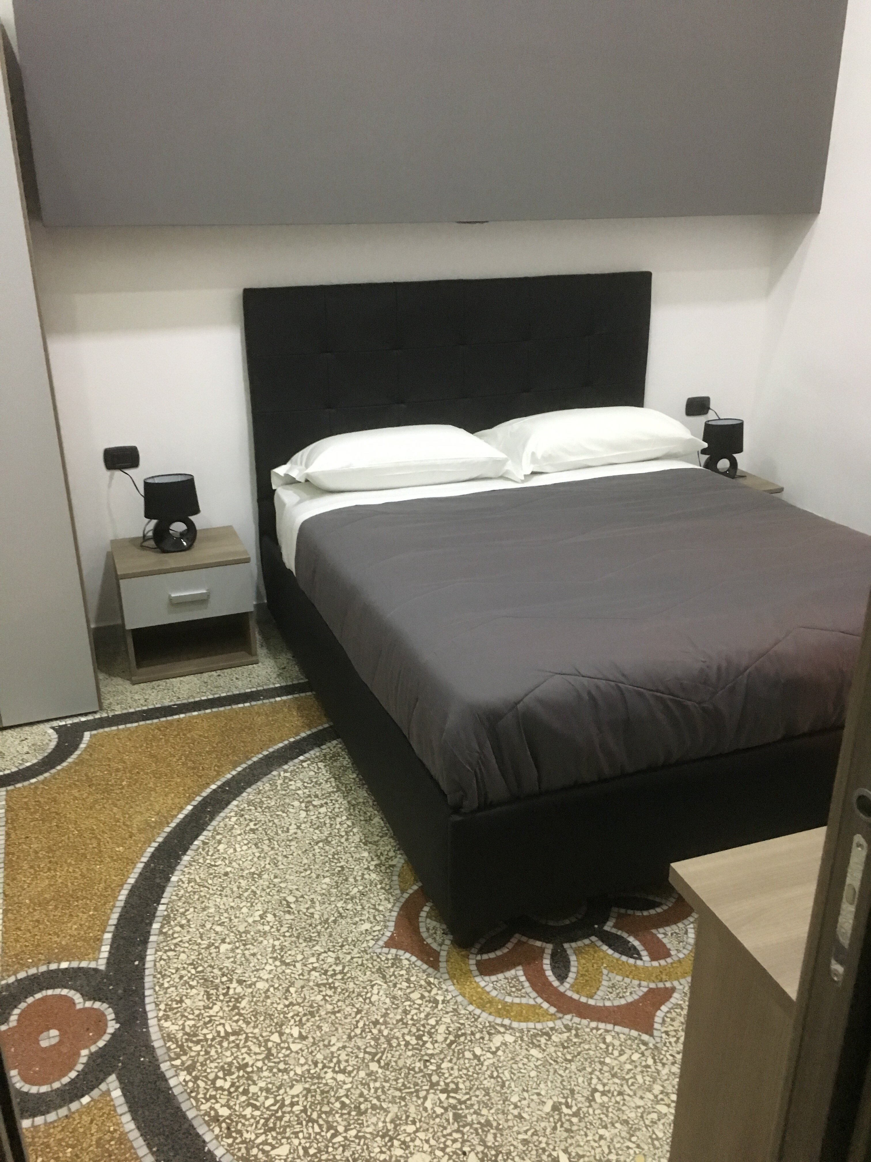 Фото Mb95 Mezzocannone Luxurious B&b