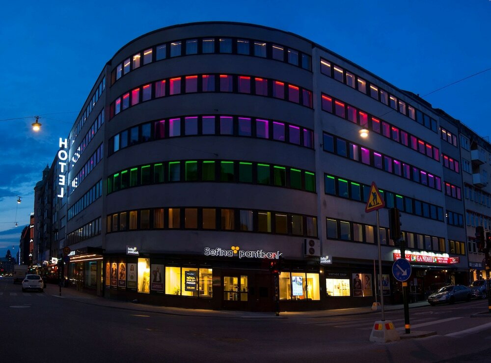 Фото отеля 1