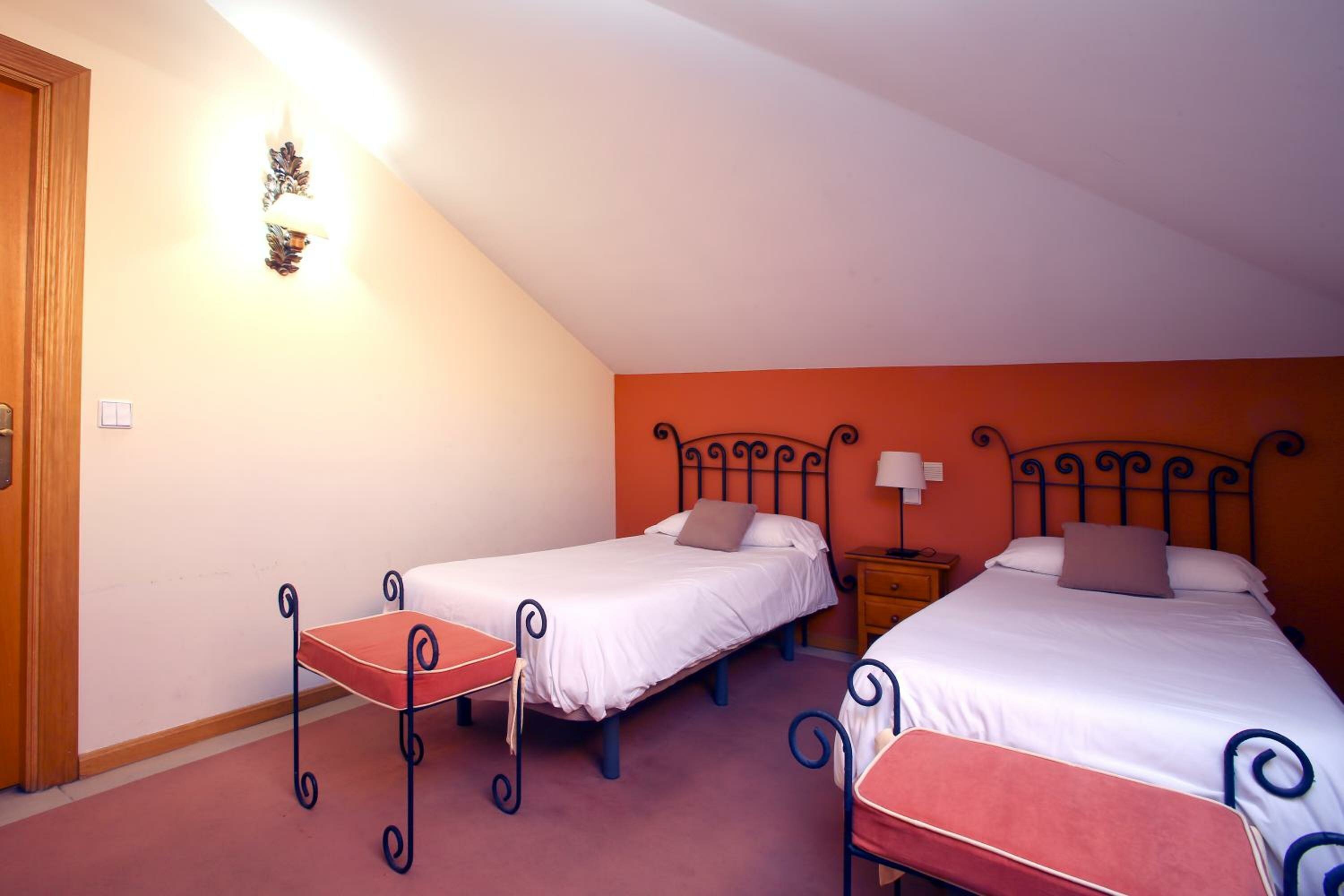 Фото Hotel Arco San Vicente