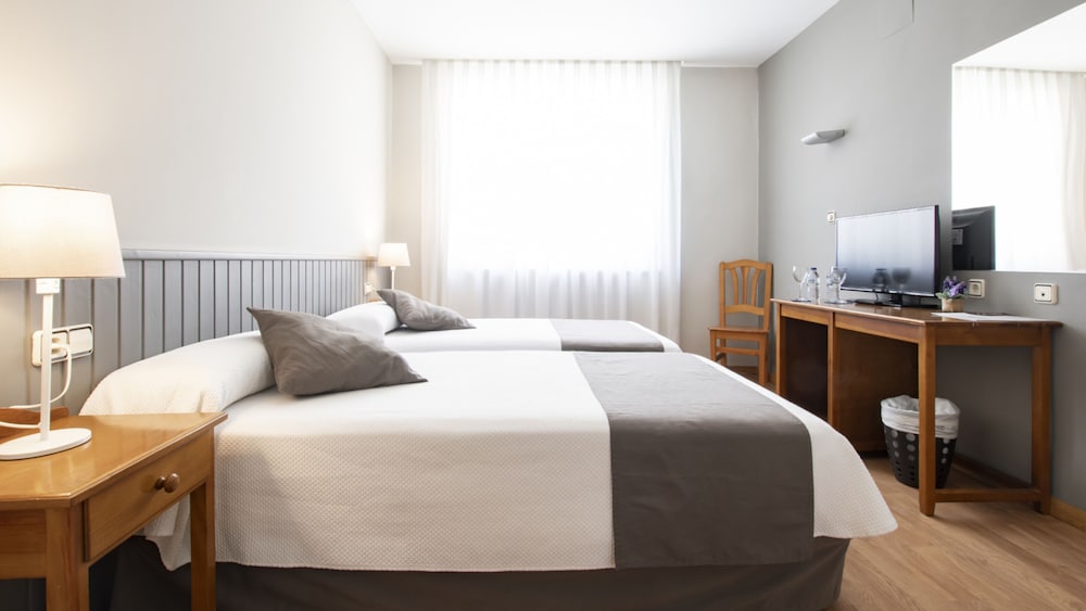 Фото Hotel Isabel de Segura