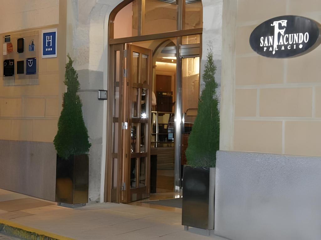 Фото Hotel Palacio San Facundo