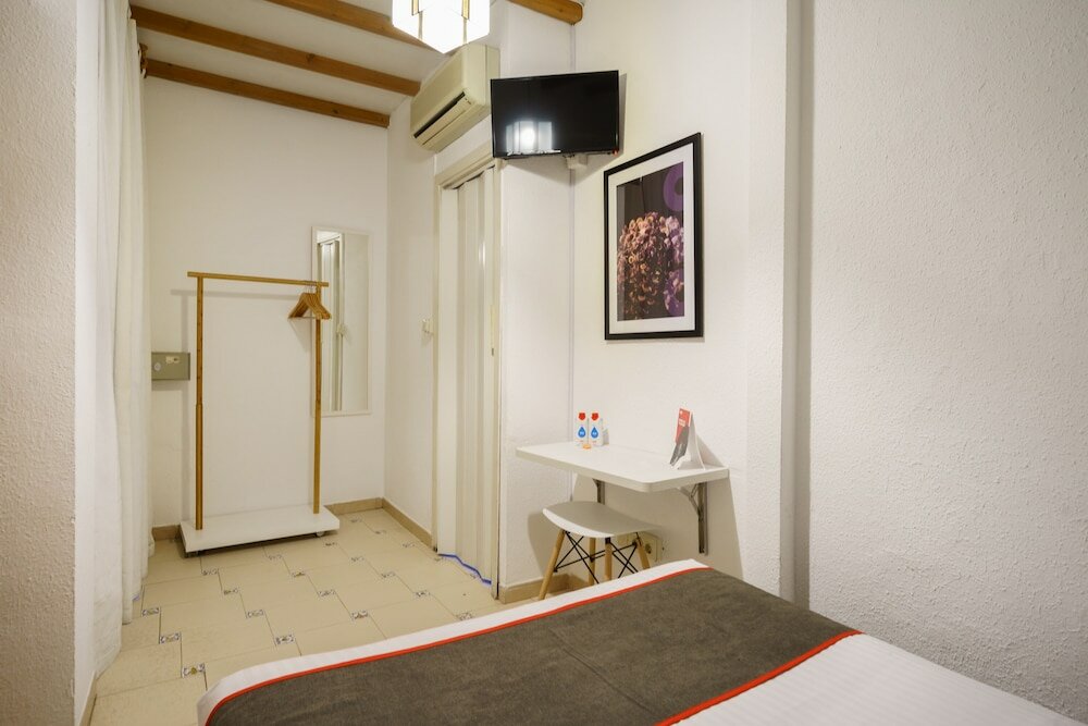 Фото Oyo Hostal Austria