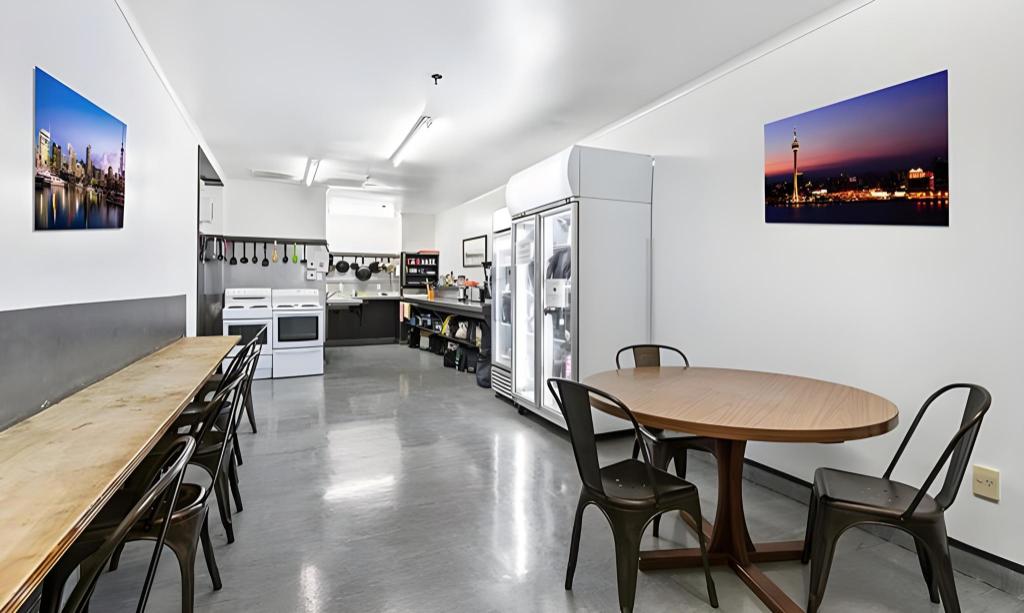 Фото Queen Street Backpackers