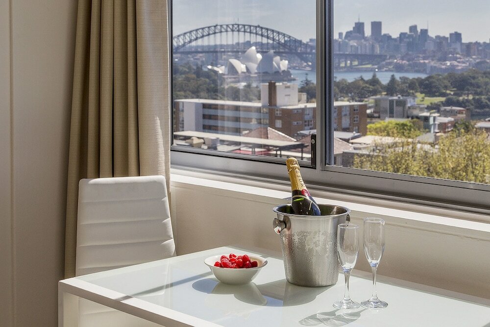 Фото Macleay Hotel