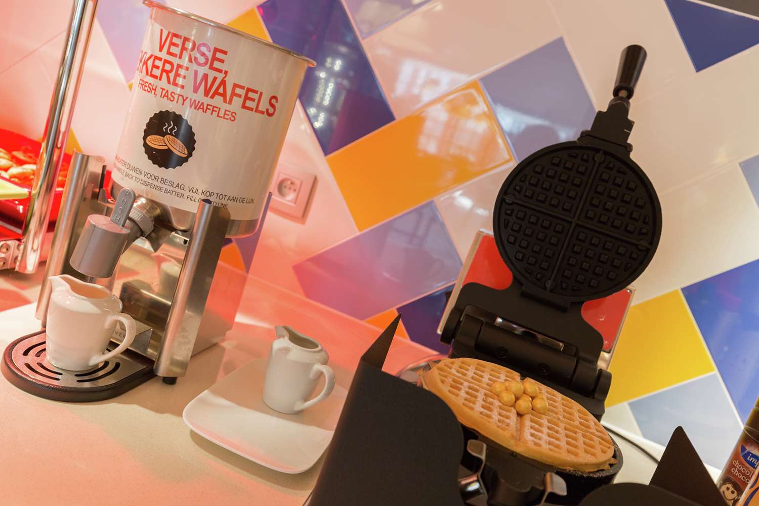 Фото Hampton by Hilton Antwerp Central Station