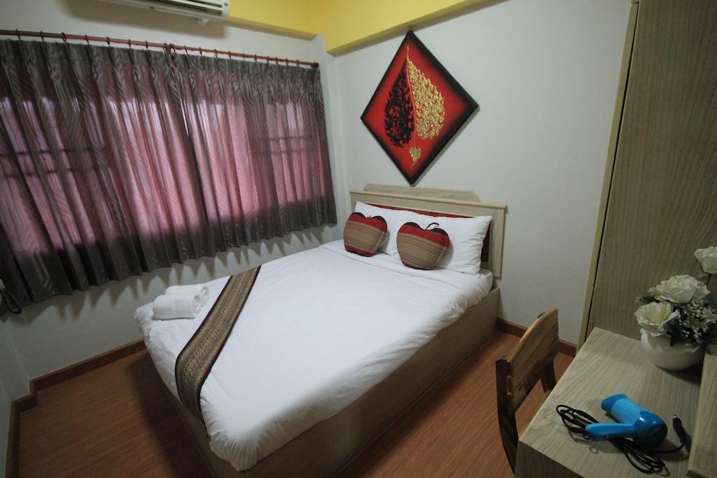 Фото Home Place Hotel