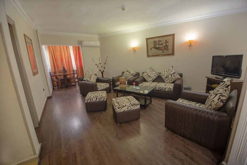 Фото Zayed Hotel