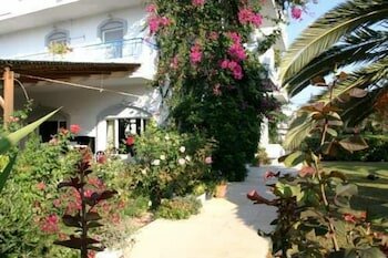 Фото Gorgona Hotel