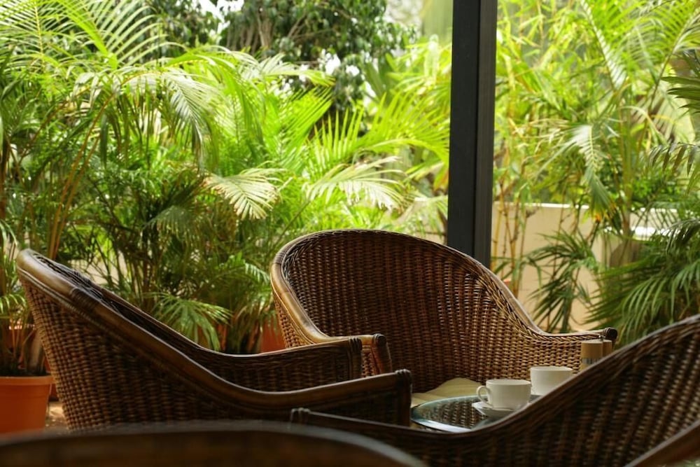 Фото JüSTa Off MG Road