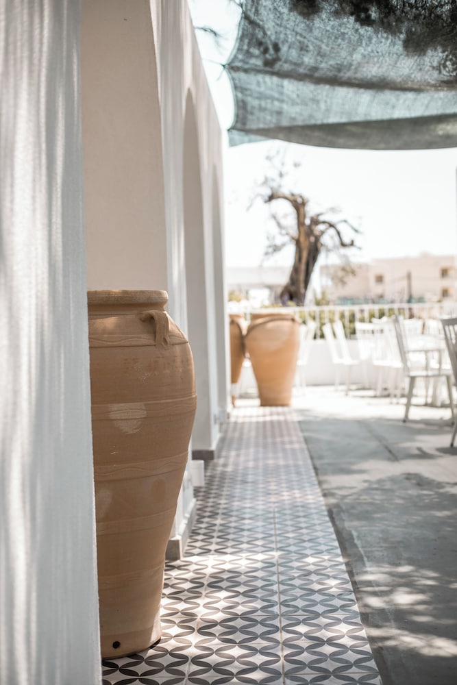 Фото Ellia Hotel