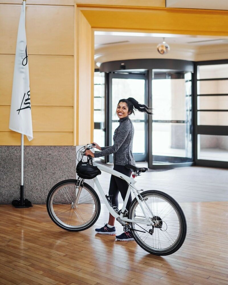 Фото Fairmont Vancouver Airport