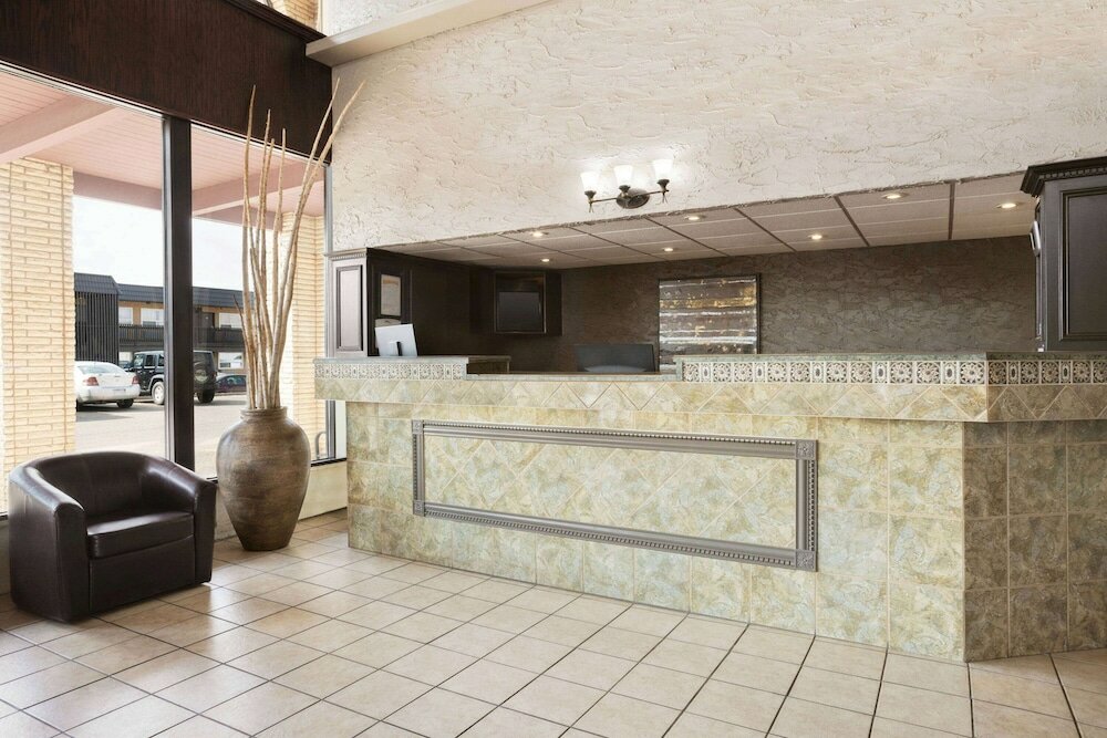 Фото Baymont by Wyndham Medicine Hat