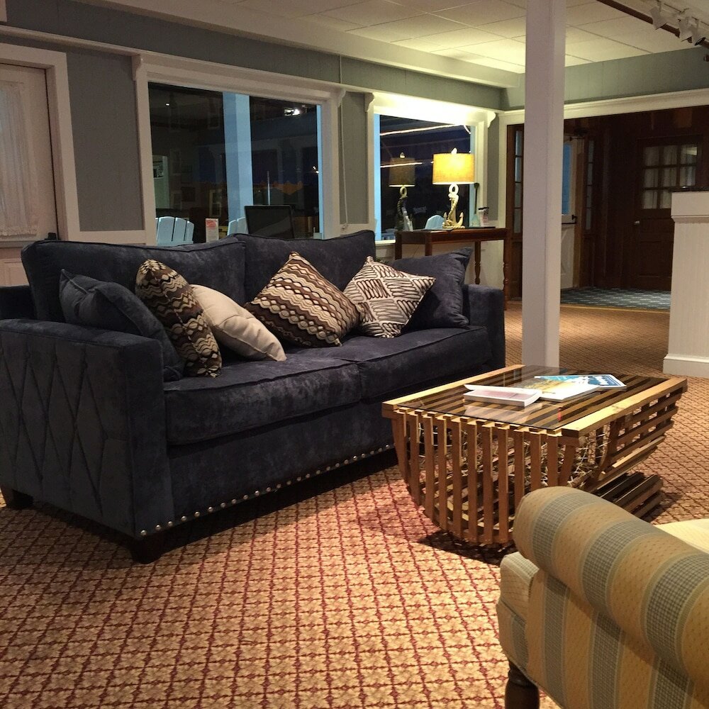 Фото Fishermans Wharf Inn