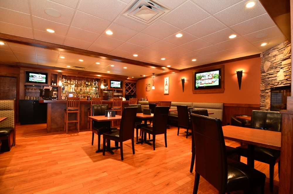 Фото Best Western Plus Country Meadows Inn