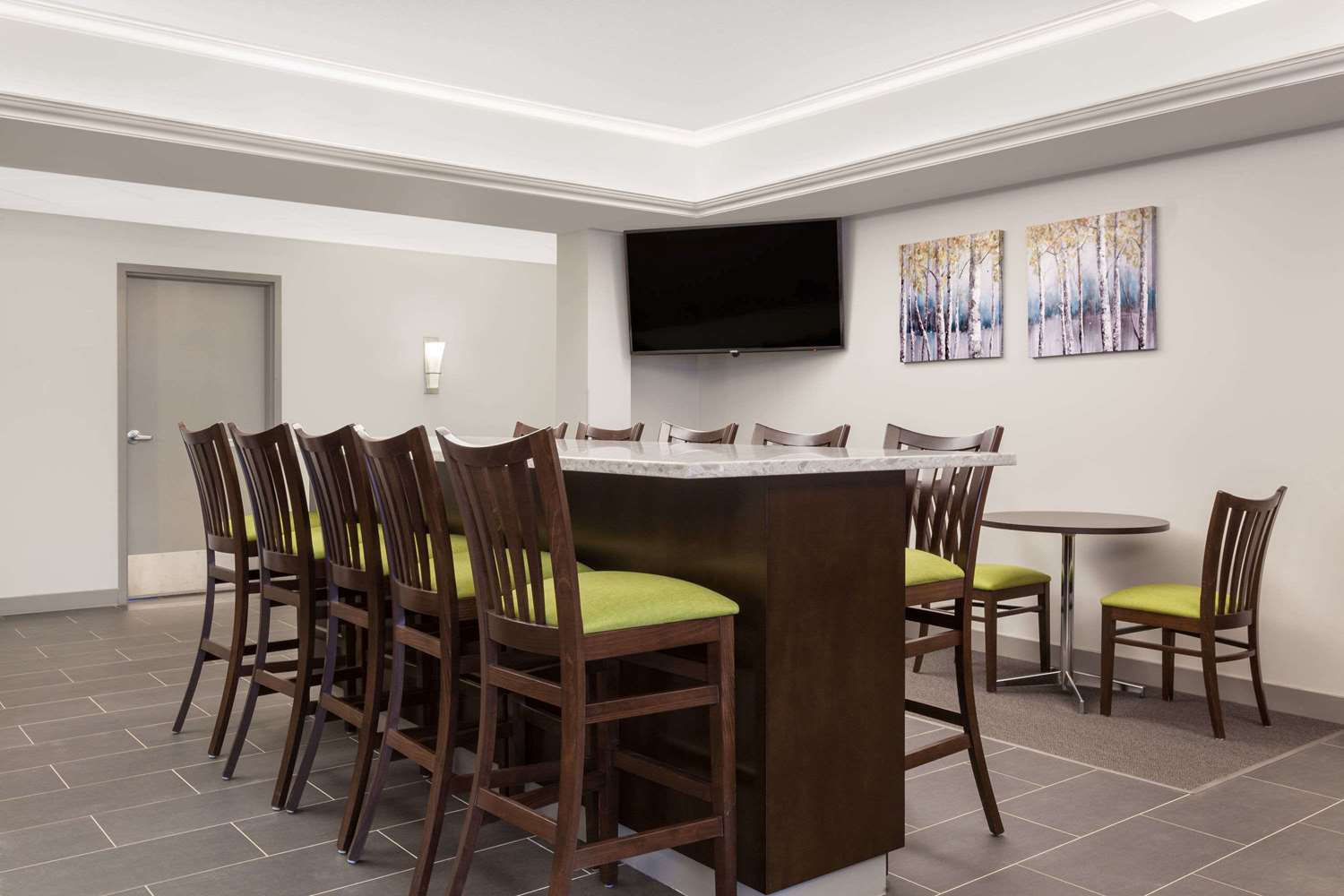 Фото Ramada by Wyndham Grassland