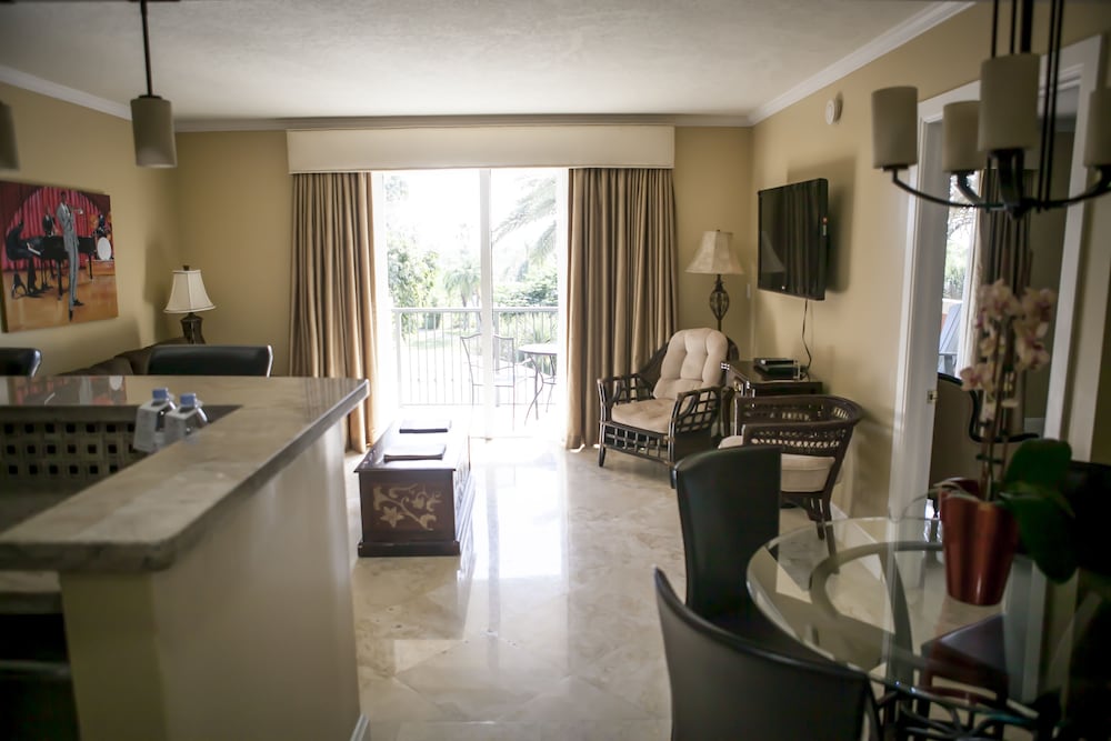 Фото The Mutiny Hotel