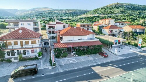 Внешний вид отеля Hotel Trogirski Dvori в Трогире, фото 2