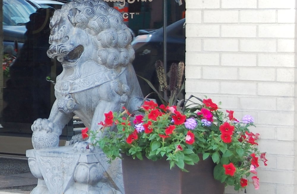 Фото Holiday Inn Montreal Centreville Downtown