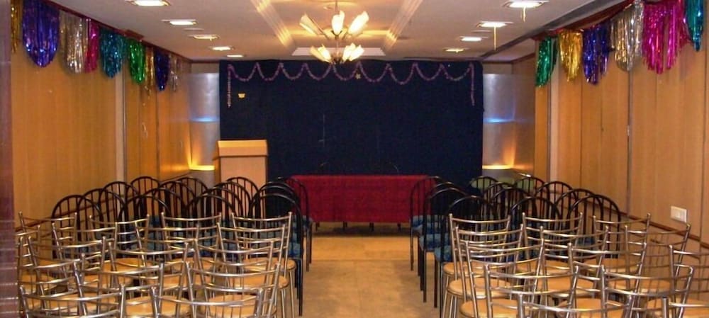Фото Hotel Manickam Grand