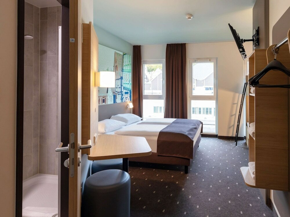 Фото B&b Hotel Marburg