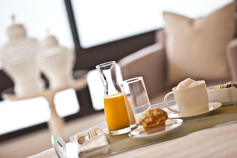 Фото Renaissance Shenzhen Bay Hotel