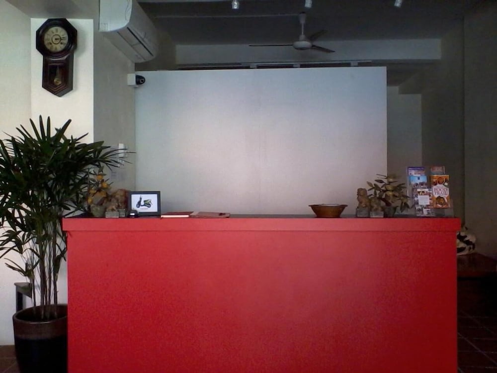 Фото Red Inn Court