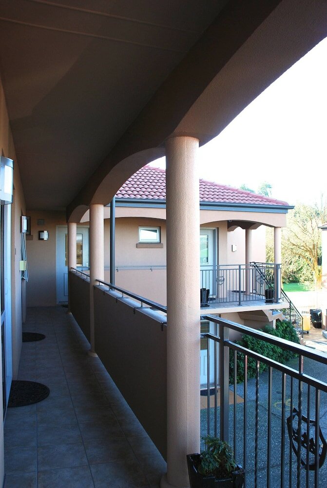 Фото 166 Majestic Court Motel