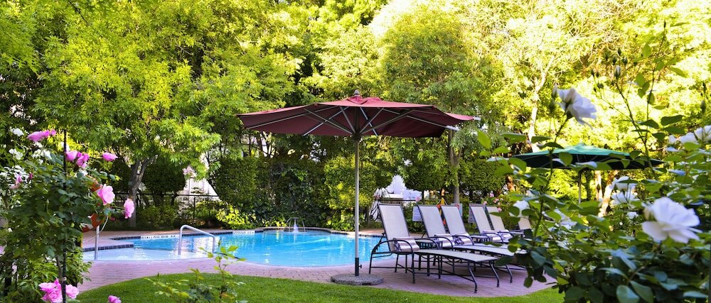 Фото Protea Hotel by Marriott Johannesburg Balalaika Sandton