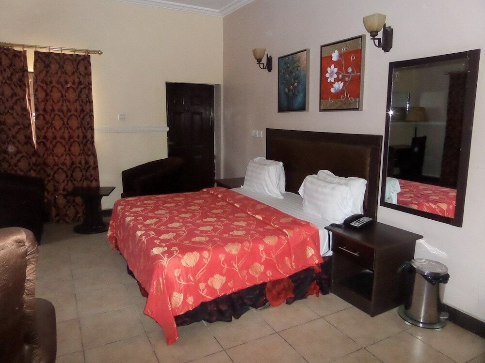 Фото Trafford Hotel